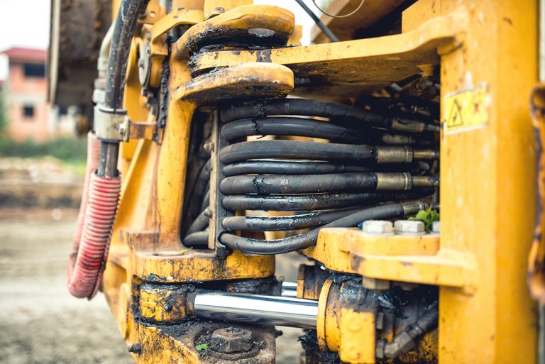 What You Need to Know When Changing Your Hydraulic Oil SEGroup